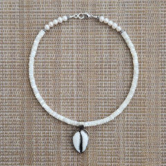 1--MOTHER OF PEARL HEISHI NECKLACE WITH SHELL PENDANT