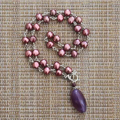 DARK ROSE PEARL NECKLACE WITH PURPLE AGATE DROP-19"