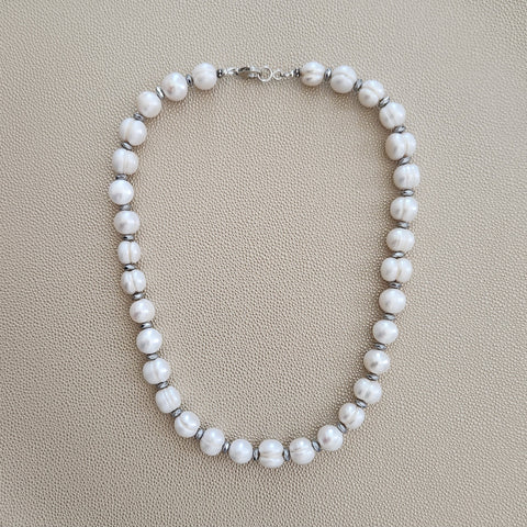 WHITE PEARL NECKLACE WITH HEMATITE - 20"