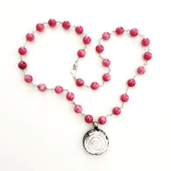 0--STRAWBERRY JADE NECKLACE W/ MOTHER OF PEARL ROSE-25"