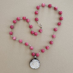 0--STRAWBERRY JADE NECKLACE W/ MOTHER OF PEARL ROSE-25"