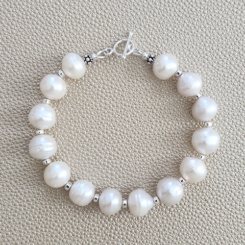 WHITE EDISON PEARL BRAC--7.75"