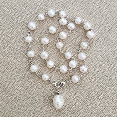 0--WHITE PEARL NECKLACE W/ PEARL DROP--16-18"