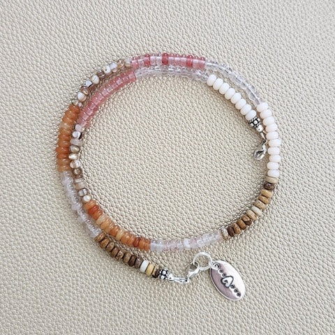 0--DESERT AFTERNOON MINI-MINI GEMSTONE NECKLACE W/ HEART TAG--16"