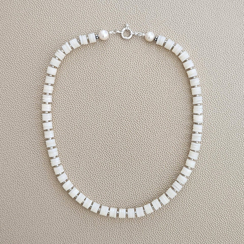 MOTHER OF PEARL HEISHI NECKLACE--18"