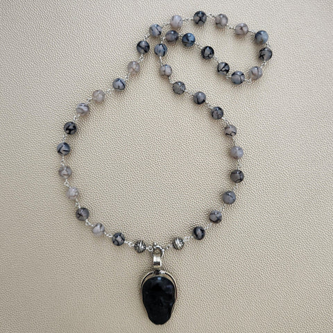 00--BLACK WHITE DRAGON VEIN AGATE NECKLACE W/ SKULL PENDANT-27"