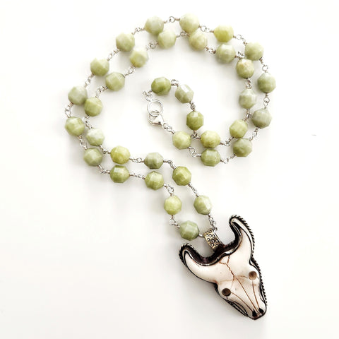 Y--GREEN JADE NECKLACE WITH BULL SKULL-28"
