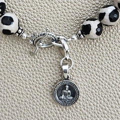 TIBETAN AGATE BRACELET WITH BUDDHA CHARM