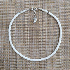 1--WHITE SHELL HEISHI NECKLACE WITH 925 CLAW