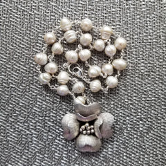 ECRU PEARLS (10MM) NECKLACE WITH CAMELLIA PENDANT-17"