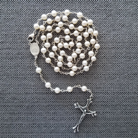 ROSARY WHITE PEARLS (6 MM)