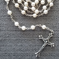 ROSARY WHITE PEARLS (6 MM)